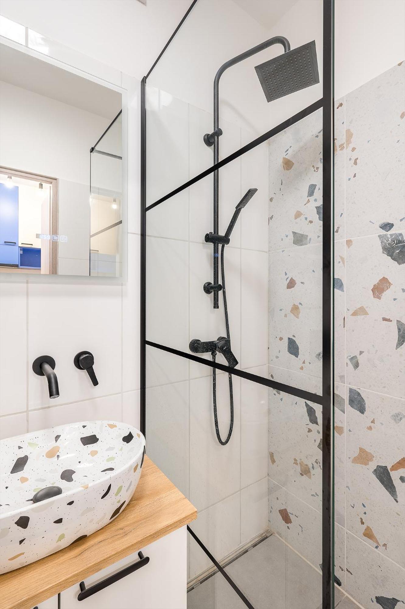 Newly Renovated!!! - Modern Apartment 10 Minutes From The Grand Boulevard Будапеща Екстериор снимка